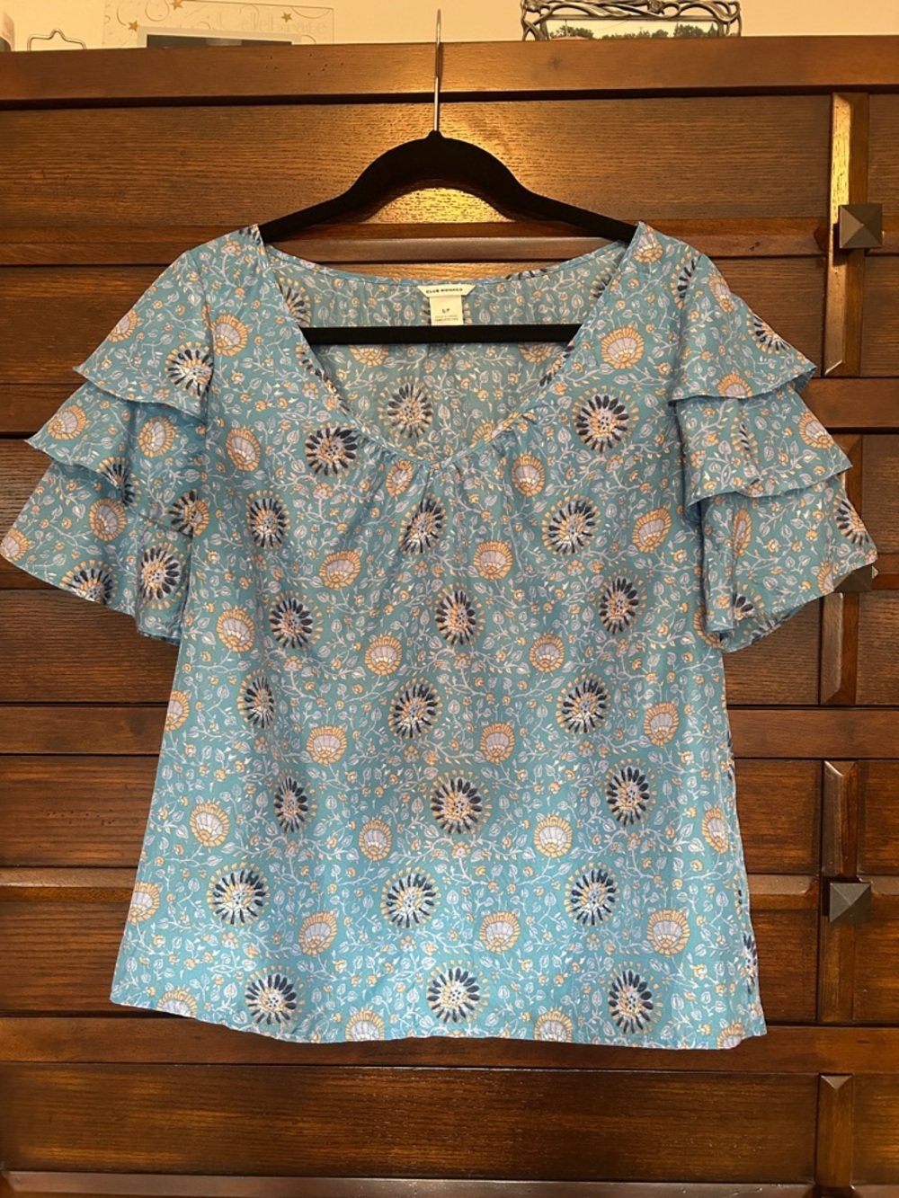 Club Monaco Light Blue Floral Ruffle Sleeve V-Neck Blouse